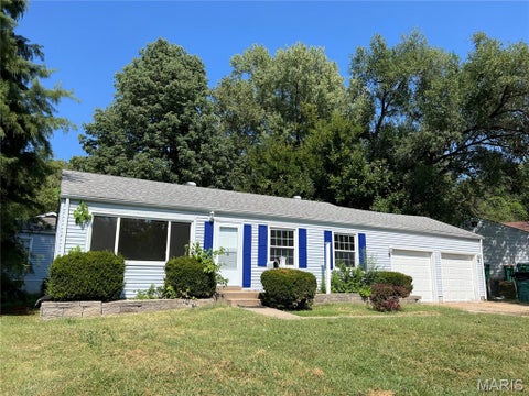 Photo of 1271 Darr Drive, St Louis, MO 63137 (MLS # 26059316)