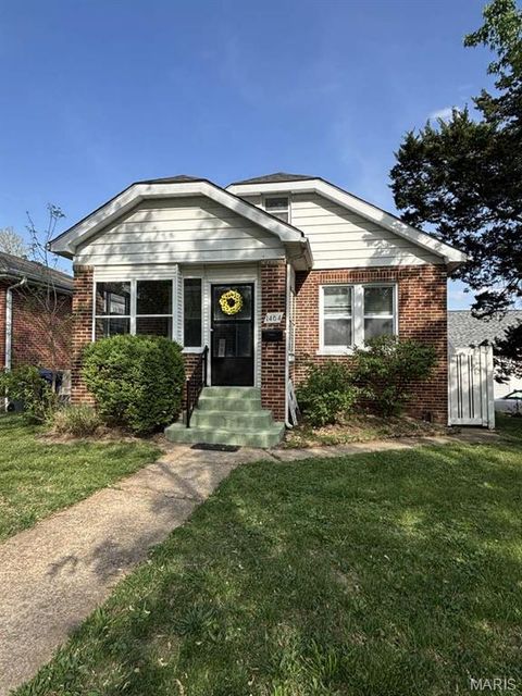Photo of 1464 Sproule Avenue, St Louis, MO 63139 (MLS # 26022973)
