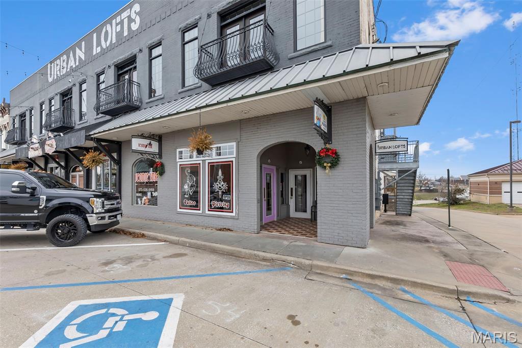 City/Perryville - Commercial Sale