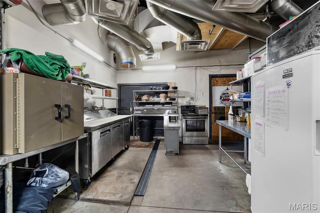 City/Perryville - Commercial Sale