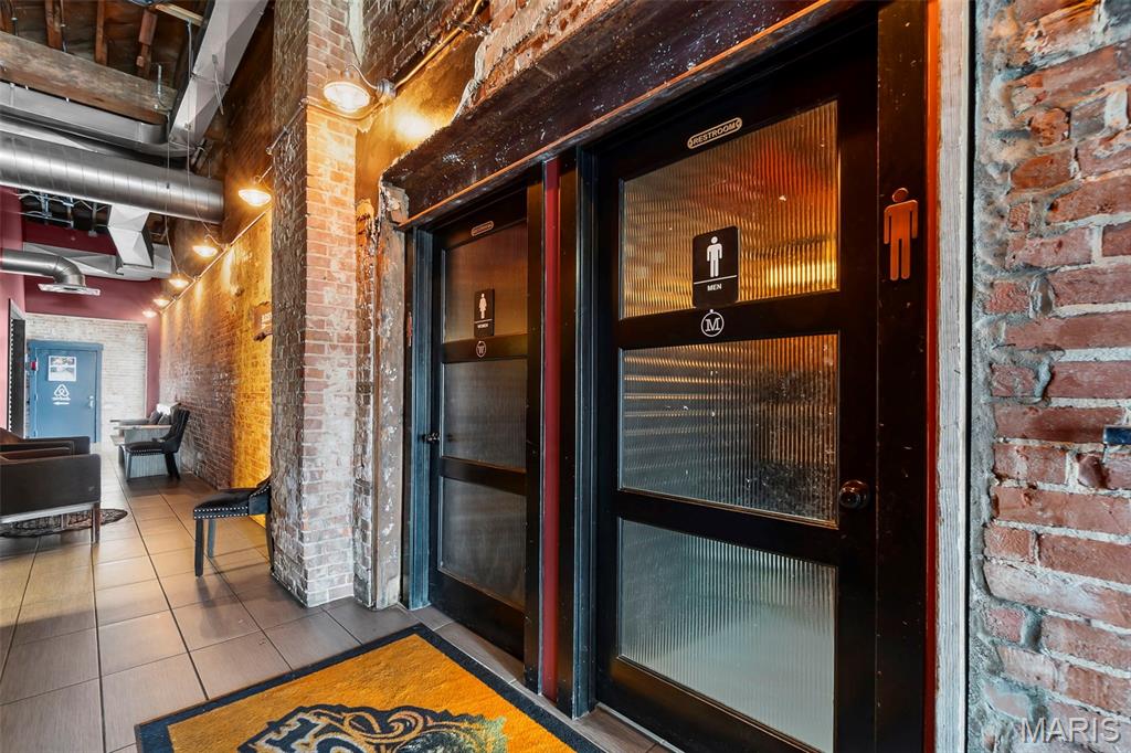 City/Perryville - Commercial Sale