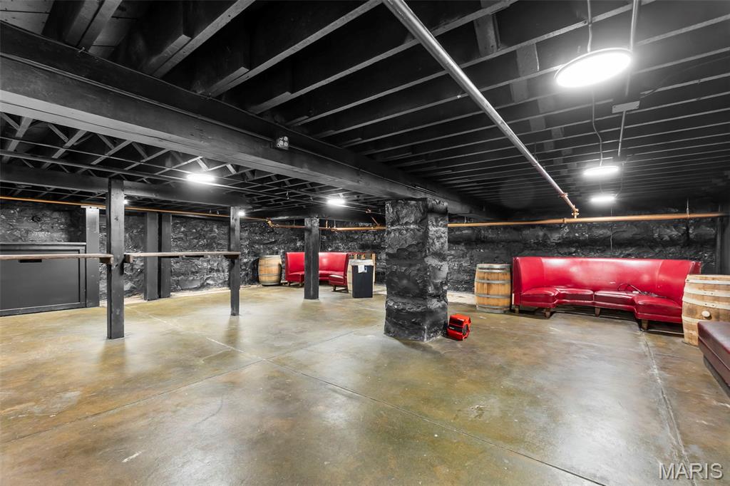 City/Perryville - Commercial Sale