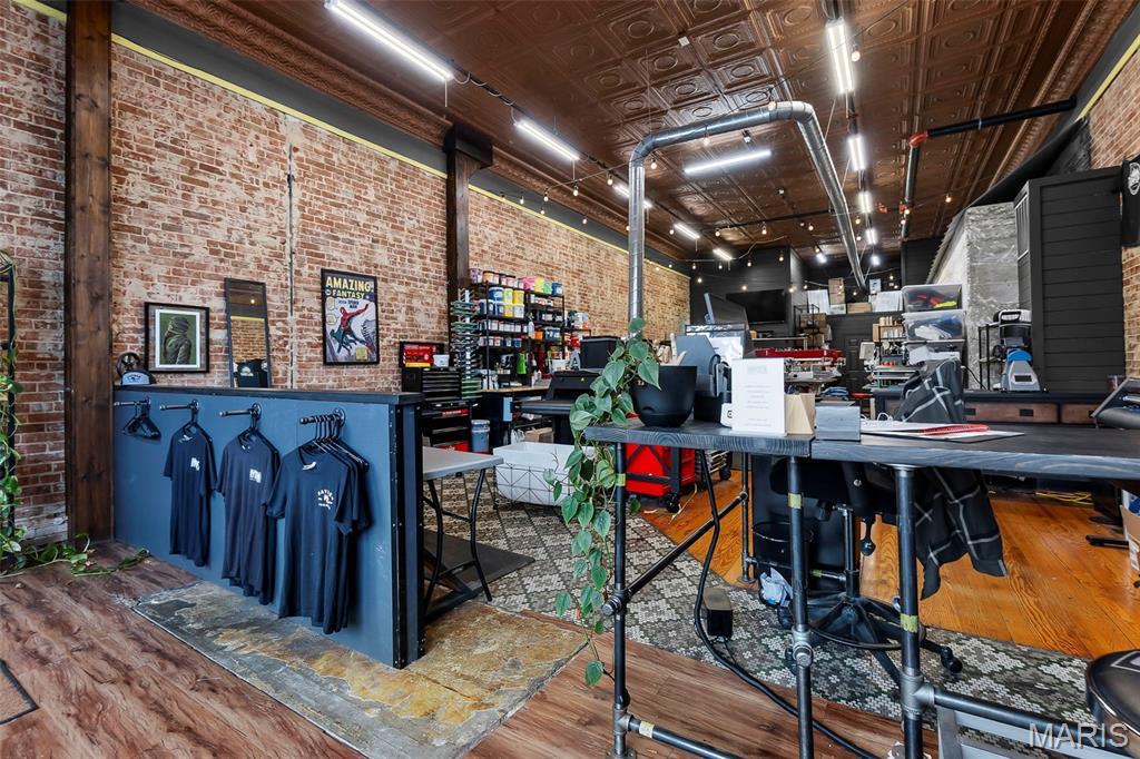 City/Perryville - Commercial Sale