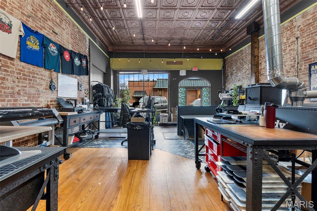 City/Perryville - Commercial Sale