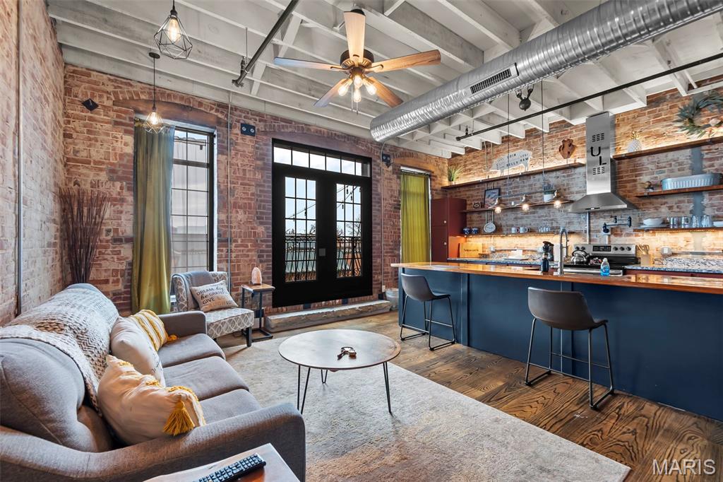 City/Perryville - Commercial Sale