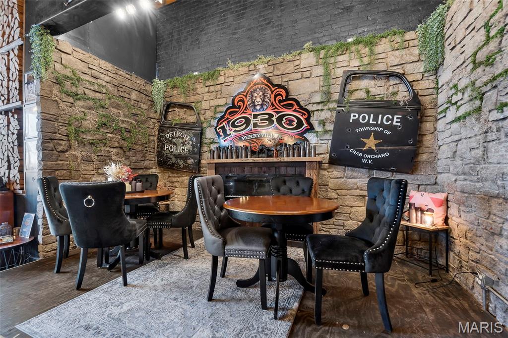 City/Perryville - Commercial Sale