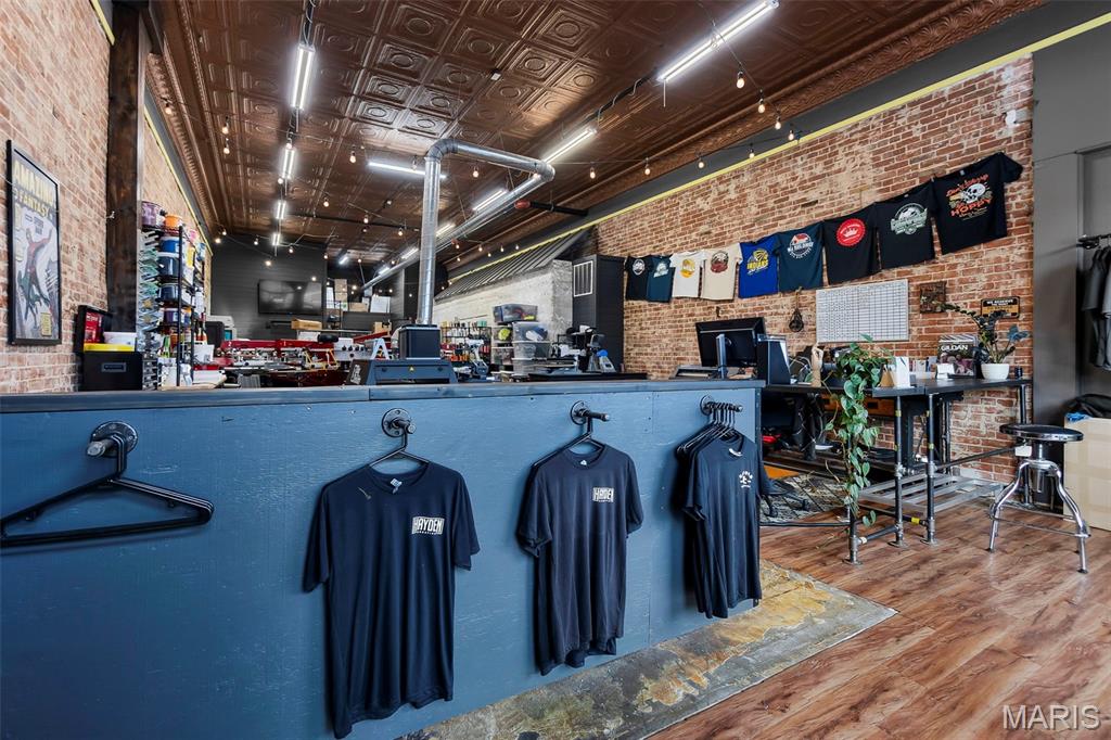 City/Perryville - Commercial Sale