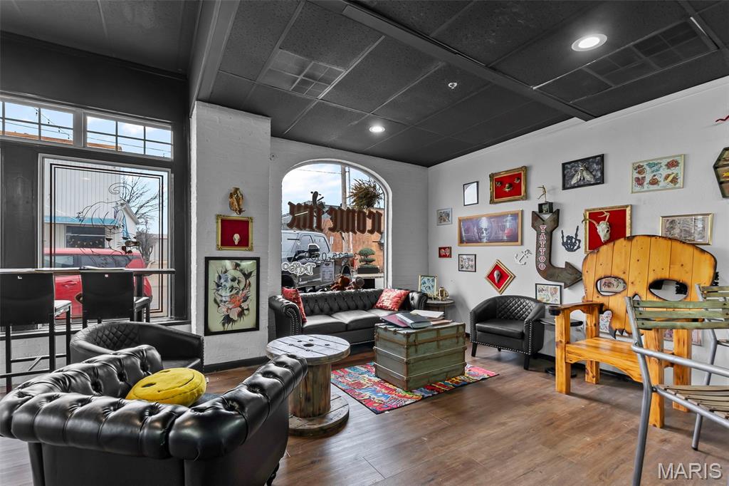 City/Perryville - Commercial Sale