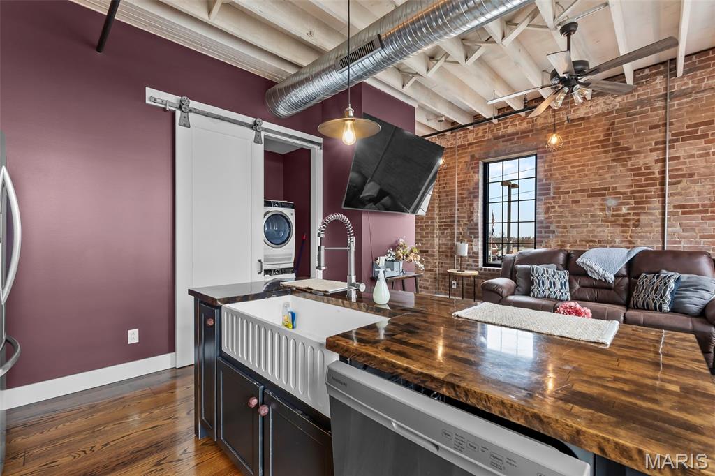 City/Perryville - Commercial Sale