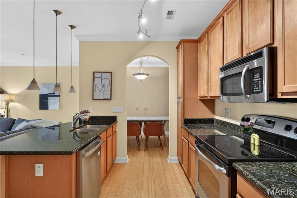 McKnight Crossing - Residential