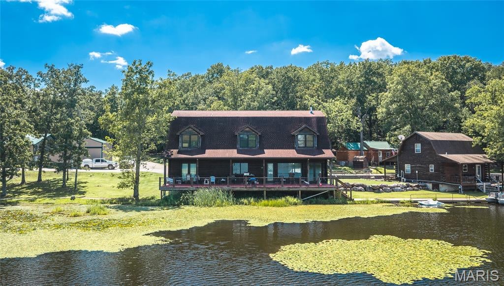 805 Vineyard lake Road
