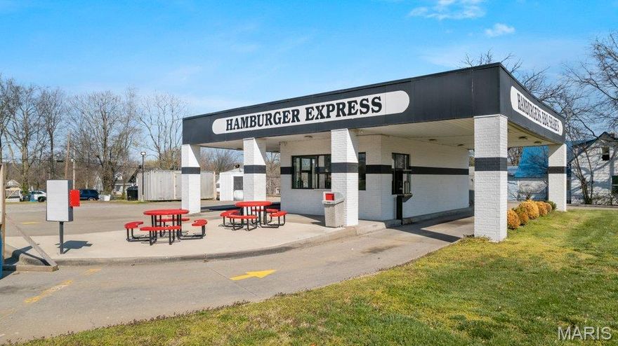 NEW PRICE!!
*PRICED BELOW APPRAISAL!
*Prime land location for redevelopment or use current building for new drive thru business!
*Great visibility, High traffic count, Corner lot!
*Restaurant business, signage, and equipment can be negotiated as part of the purchase.
*Improvements currently include: 16x30 building with separate drive thru and 10x15 metal outbuilding! Location: City, Corner Location