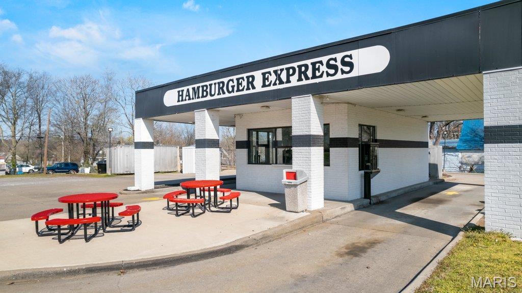 End Place Add - Commercial Sale