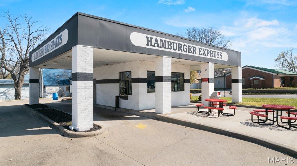 End Place Add - Commercial Sale