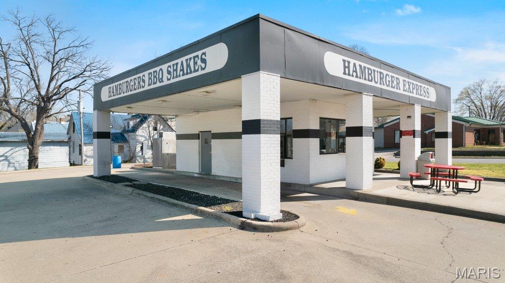 End Place Add - Commercial Sale