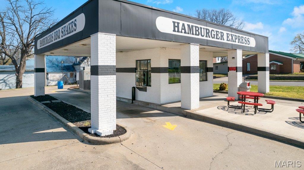 End Place Add - Commercial Sale