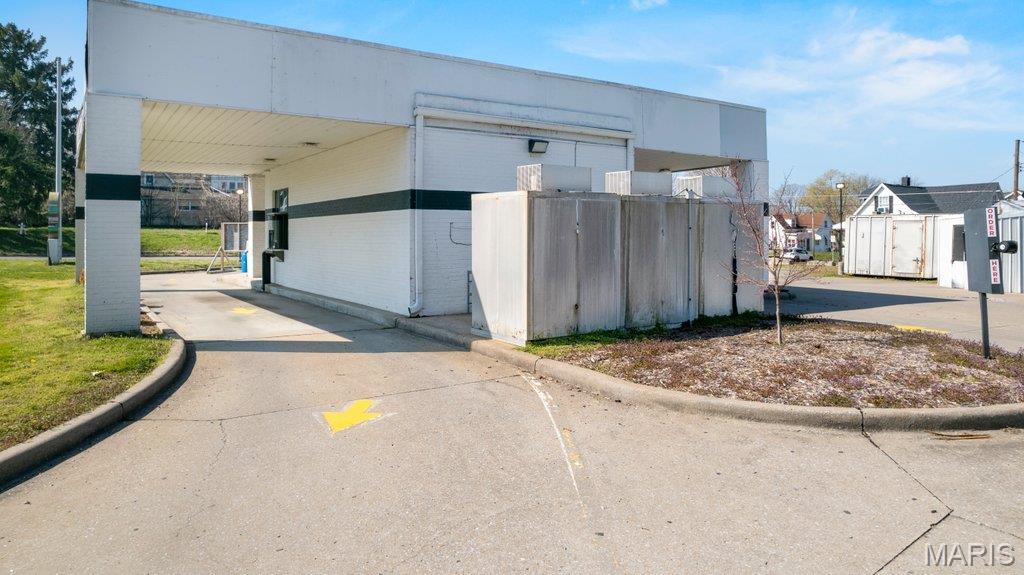 End Place Add - Commercial Sale