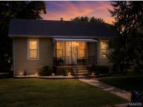 Tiny photo for 402 N Taylor Avenue, Crystal City, MO 63019 (MLS # 26030933)
