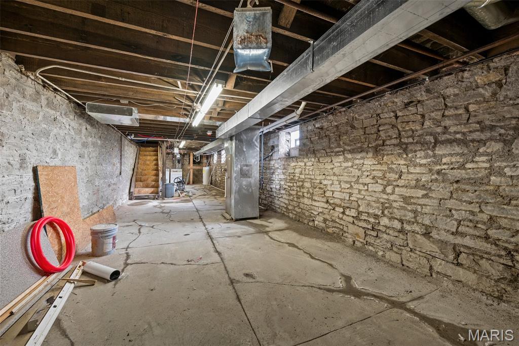 Ivorys Add - Commercial Sale