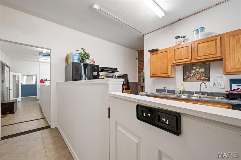 Ivorys Add - Commercial Sale