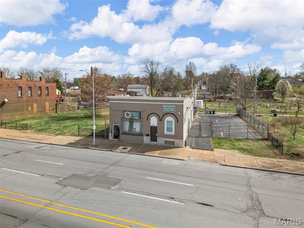 Ivorys Add - Commercial Sale