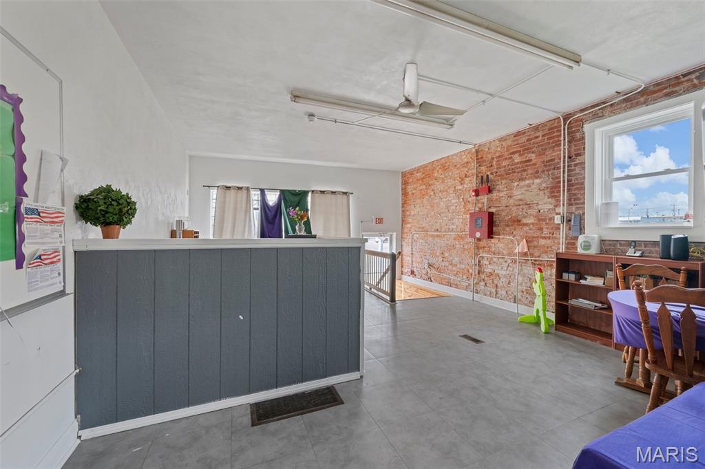 Ivorys Add - Commercial Sale