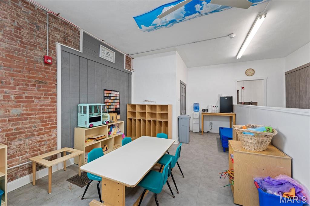 Ivorys Add - Commercial Sale