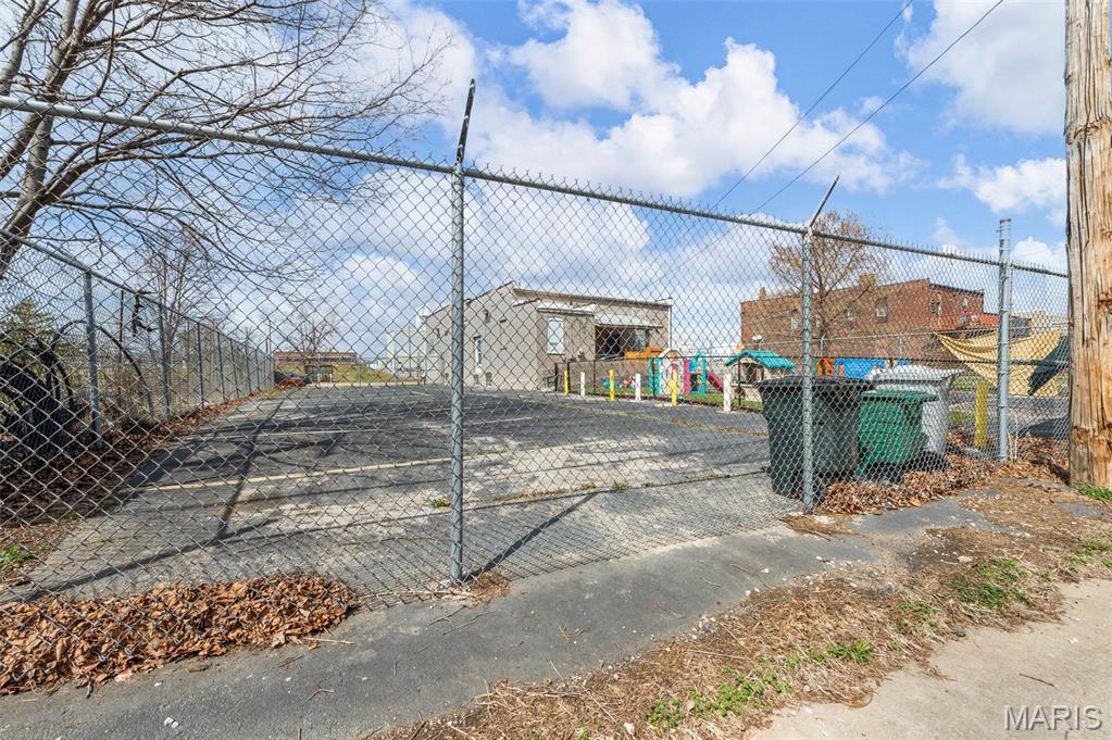 Ivorys Add - Commercial Sale