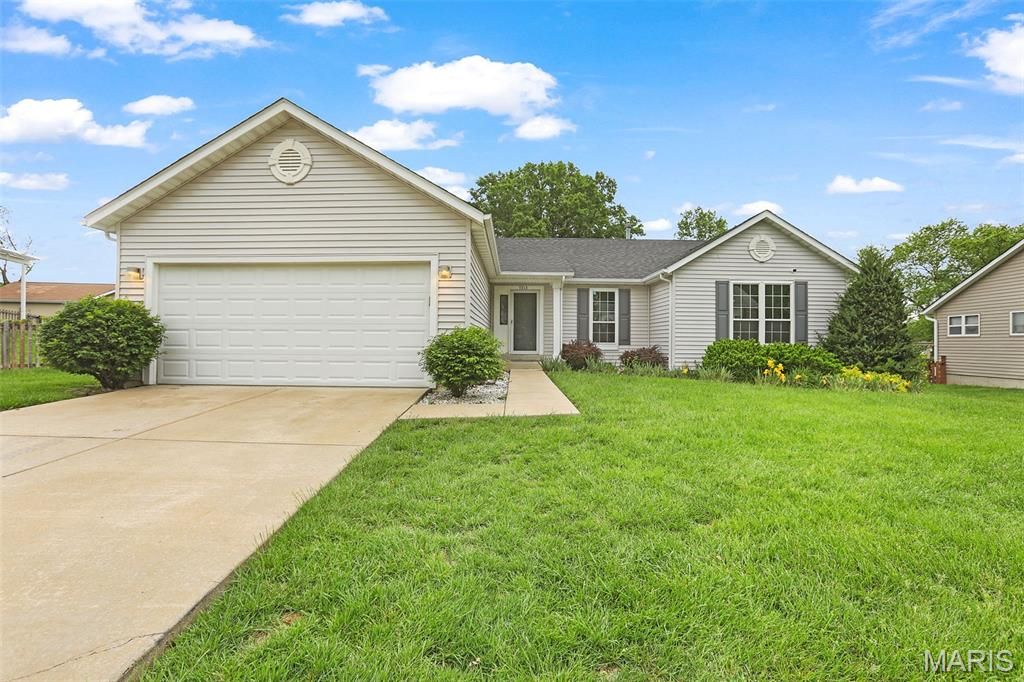 Photo of 7313 Thorn Hill Drive, OFallon, MO 63368 (MLS # 26025912)