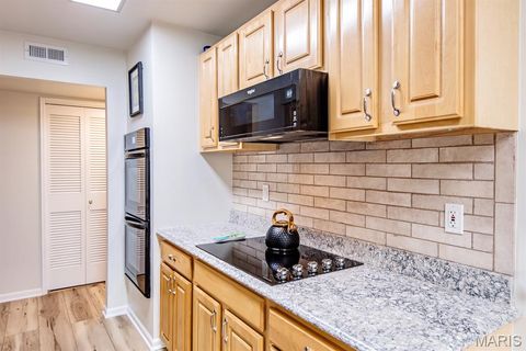 Tiny photo for 550 Coeur De Royale Drive #301, Creve Coeur, MO 63141 (MLS # 26015013)