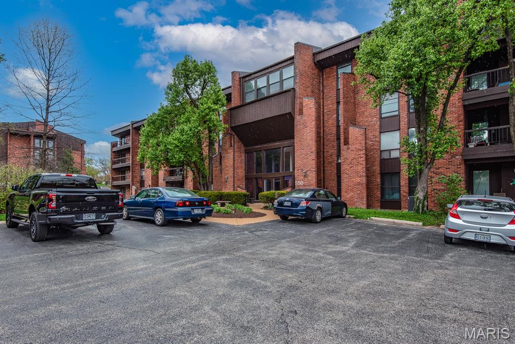 Coeur De Royale Condo Ph 2 1st - Residential