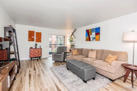 Tiny photo for 550 Coeur De Royale Drive #301, Creve Coeur, MO 63141 (MLS # 26015013)