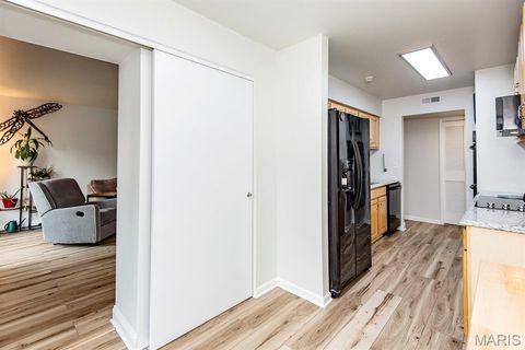 Tiny photo for 550 Coeur De Royale Drive #301, Creve Coeur, MO 63141 (MLS # 26015013)