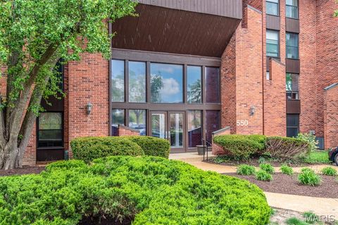 Tiny photo for 550 Coeur De Royale Drive #301, Creve Coeur, MO 63141 (MLS # 26015013)