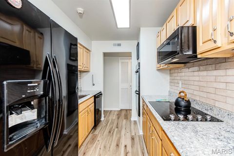 Tiny photo for 550 Coeur De Royale Drive #301, Creve Coeur, MO 63141 (MLS # 26015013)