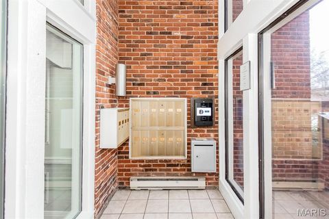 Tiny photo for 550 Coeur De Royale Drive #301, Creve Coeur, MO 63141 (MLS # 26015013)