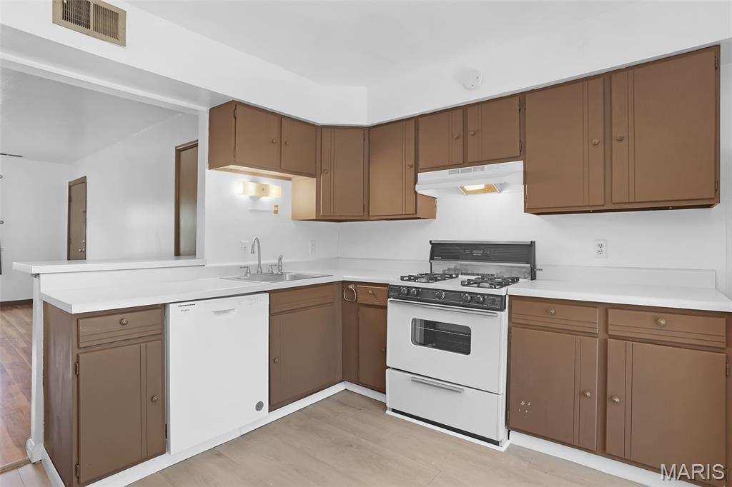Clay Oaks Condo - Residential
