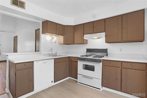 Tiny photo for 459 S Clay Avenue #C, Kirkwood, MO 63122 (MLS # 26030166)