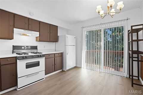 Tiny photo for 459 S Clay Avenue #C, Kirkwood, MO 63122 (MLS # 26030166)