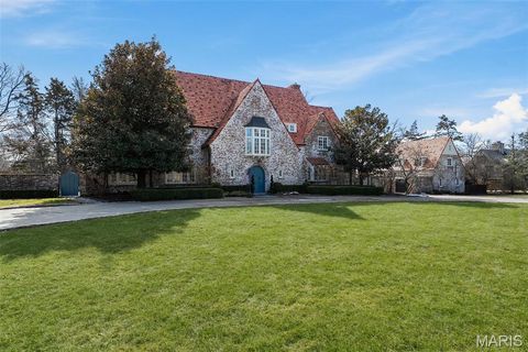 8 Ridgewood Street Ladue MO 63124