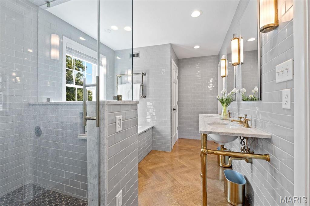 Davis Place - Residential