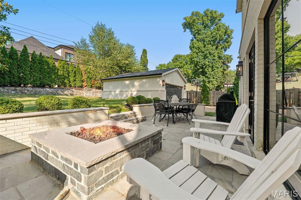 Davis Place - Residential