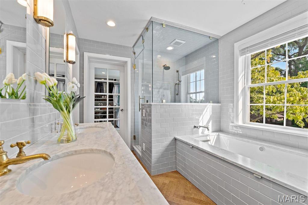 Davis Place - Residential