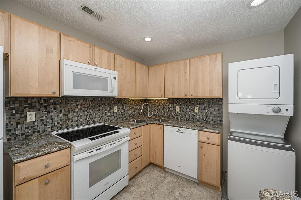 Brentwood Forest Condo Ph Six - Residential