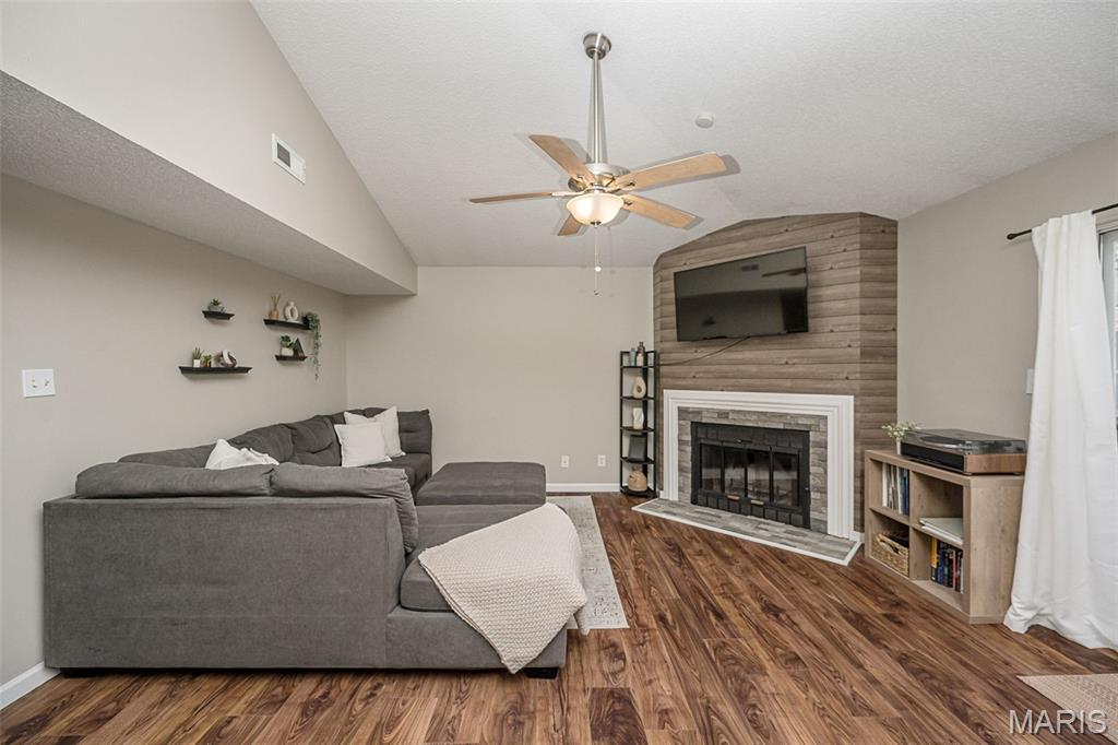 Brentwood Forest Condo Ph Six - Residential