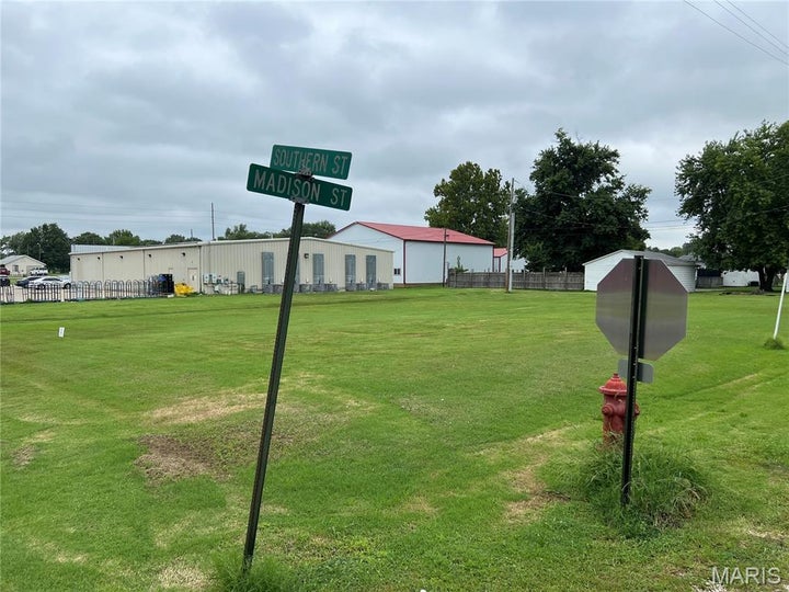 Photo 1 of 2 — 201 Southern Street, Gillespie, IL 62033