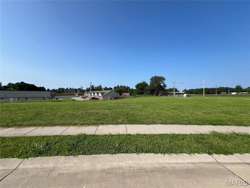 One of Perryville's newest subdivisions. Building lot that can possibly offer a walk out basement on the left side of home. New streets and sidewalks along with streetlights are huge pluses. City utilities are available and ready to connect to. This ideal location offers easy access to I55 and Hwy 51.