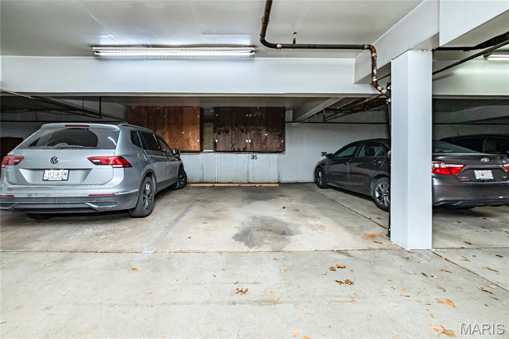 Coeur De Royale Ph 1 Condo Bldg - Residential