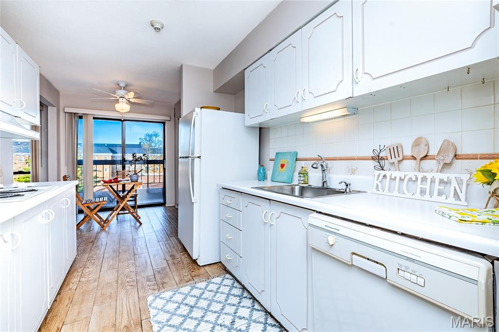 Coeur De Royale Ph 1 Condo Bldg - Residential