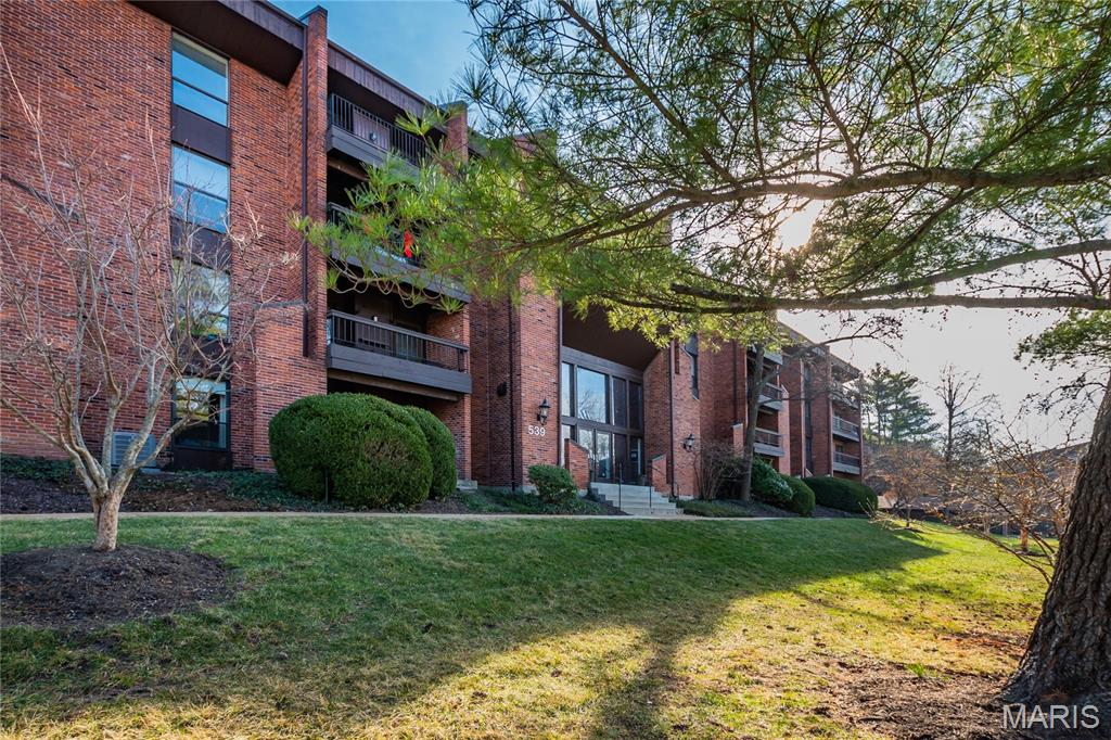 Coeur De Royale Ph 1 Condo Bldg - Residential